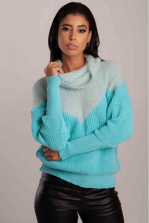 Blusa Pelinhos Ombro V Gola Boba