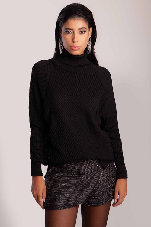 Blusa Raygan Trabalhada Gola Alta