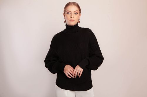 Blusa Ampla Cava Deslocada